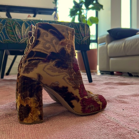 Stella McCartney Mustard Brocade Boots - WORN ONCE like new!! - Picture 2 of 7